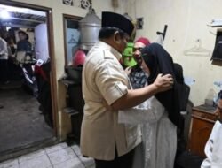 Presiden Prabowo Takziah ke Rumah Duka Affan Kurniawan, Sampaikan Duka Cita Mendalam