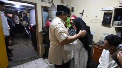 Presiden Prabowo Takziah ke Rumah Duka Affan Kurniawan, Sampaikan Duka Cita Mendalam