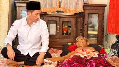 Bupati Aceh Barat Tarmizi Jenguk Mantan Kombatan GAM Sakit Jelang Idul Fitri, Serahkan Bantuan dan Doa