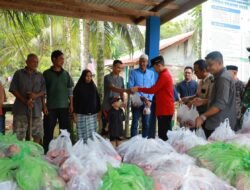 Bupati Aceh Barat Salurkan Bantuan Meugang dari Presiden untuk Warga Terdampak Banjir