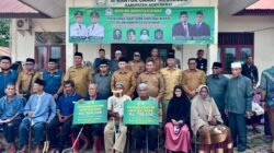 Kurdi Dampingi Bupati Aceh Barat Serahkan Bantuan Fakir Miskin Rp6,4 Miliar